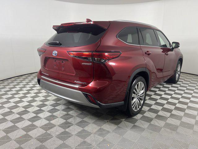 used 2022 Toyota Highlander Hybrid car, priced at $45,900