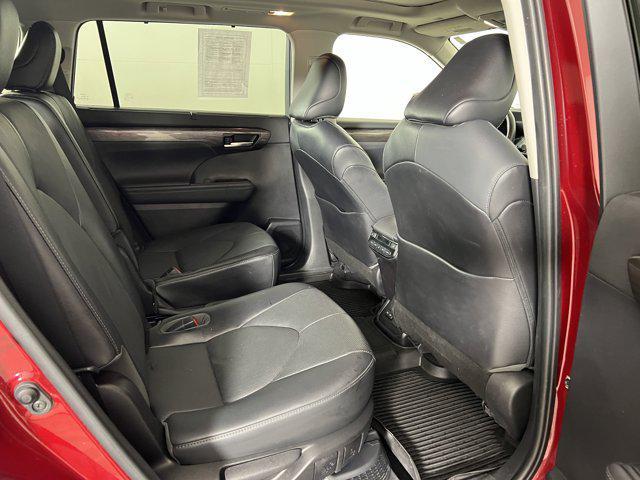 used 2022 Toyota Highlander Hybrid car, priced at $45,900