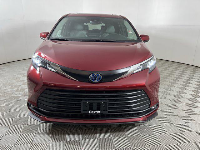 new 2025 Toyota Sienna car