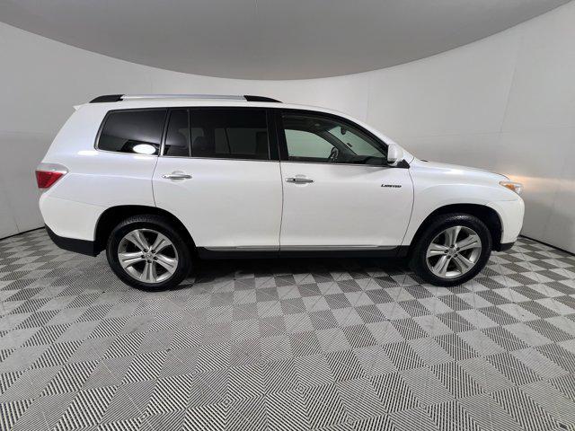 used 2013 Toyota Highlander car, priced at $19,900