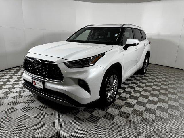 used 2023 Toyota Highlander car, priced at $48,500