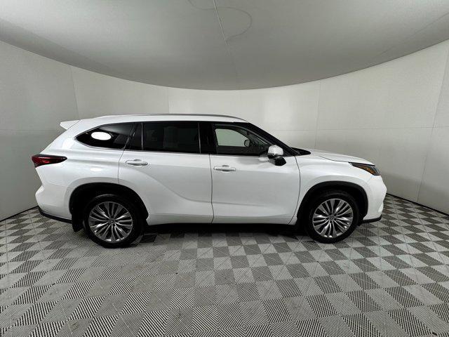used 2023 Toyota Highlander car, priced at $48,500