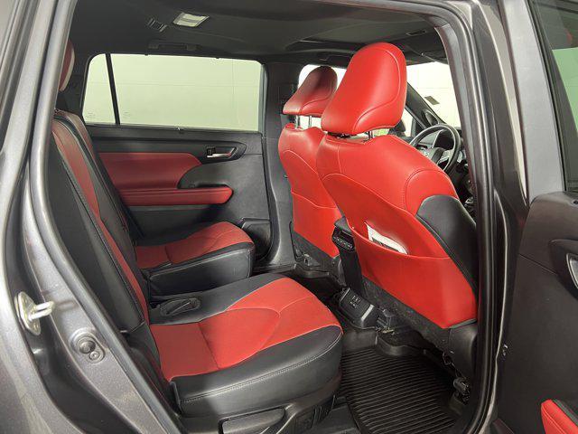 used 2023 Toyota Highlander car, priced at $38,900