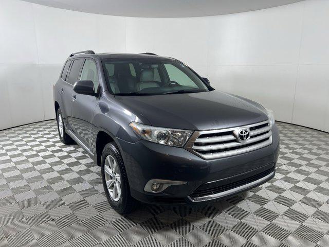 used 2013 Toyota Highlander car, priced at $15,500