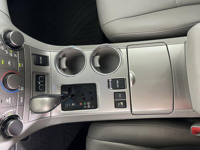 used 2013 Toyota Highlander car, priced at $15,500