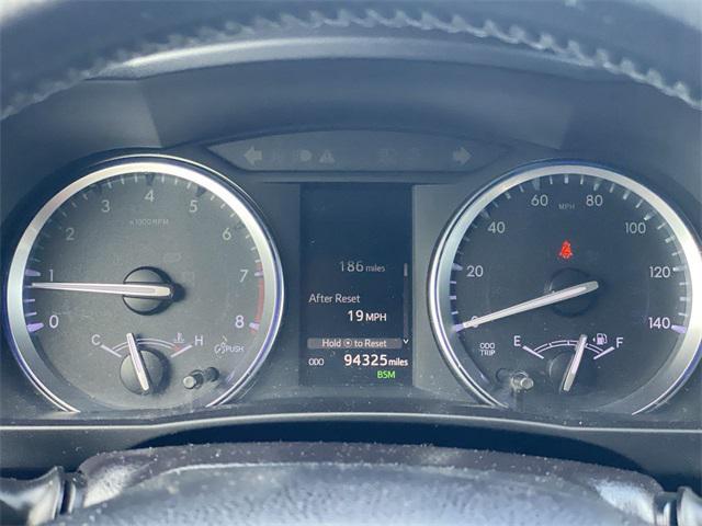 used 2018 Toyota Highlander car, priced at $22,900