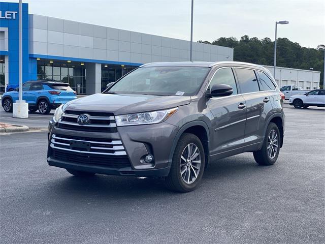 used 2018 Toyota Highlander car, priced at $22,900