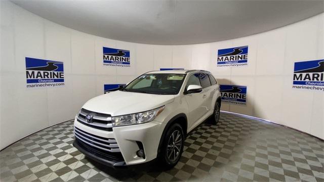 used 2019 Toyota Highlander car, priced at $23,400