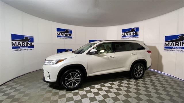 used 2019 Toyota Highlander car, priced at $23,400