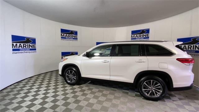 used 2019 Toyota Highlander car, priced at $23,400