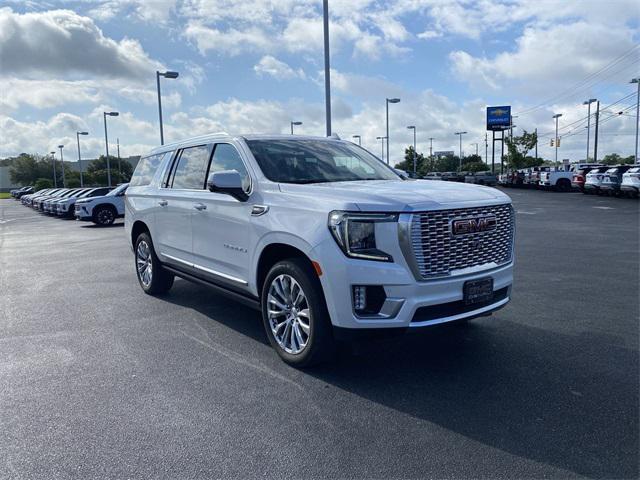 used 2023 GMC Yukon XL car, priced at $70,900