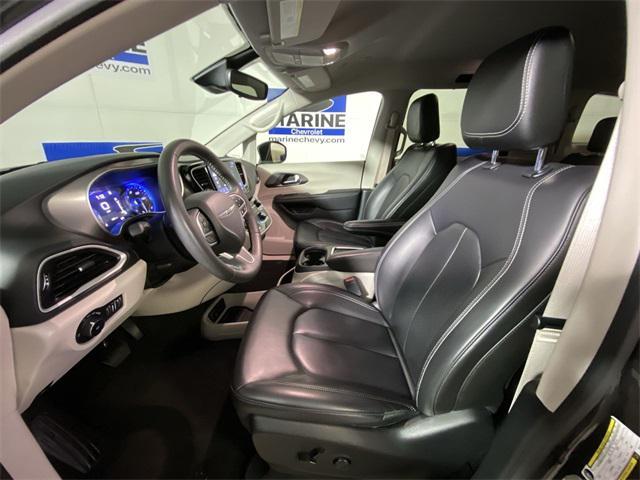used 2023 Chrysler Pacifica car, priced at $25,900