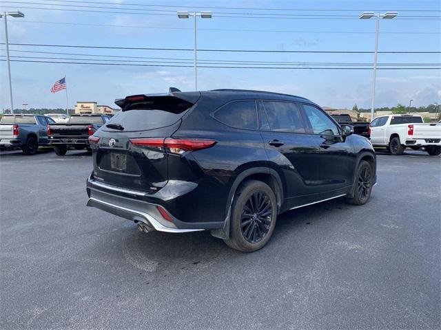 used 2023 Toyota Highlander car, priced at $40,900