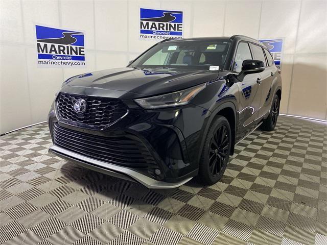 used 2023 Toyota Highlander car, priced at $40,400