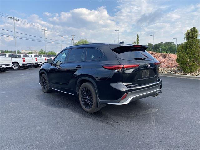 used 2023 Toyota Highlander car, priced at $40,900