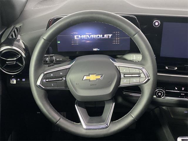used 2025 Chevrolet Equinox car, priced at $29,900