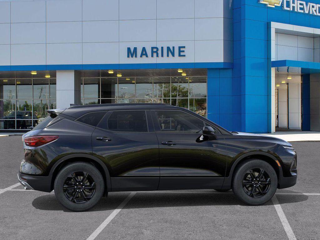 new 2025 Chevrolet Blazer car, priced at $30,805