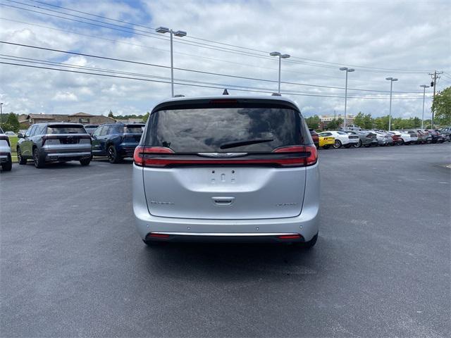 used 2023 Chrysler Pacifica car, priced at $27,400