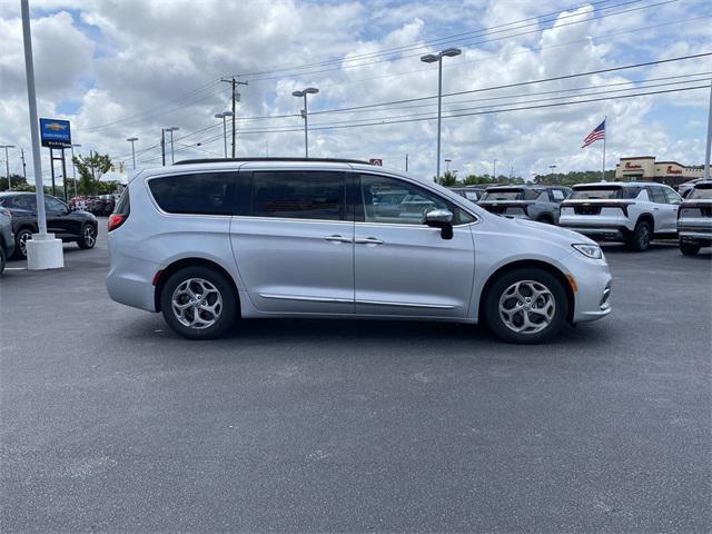 used 2023 Chrysler Pacifica car, priced at $27,400