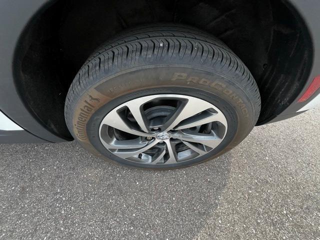 used 2022 Buick Envision car, priced at $28,000