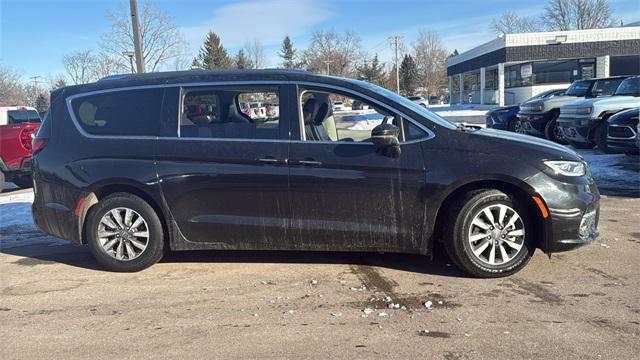 used 2021 Chrysler Pacifica car, priced at $21,100