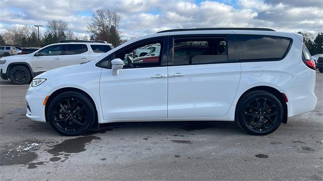 used 2021 Chrysler Pacifica car, priced at $33,300