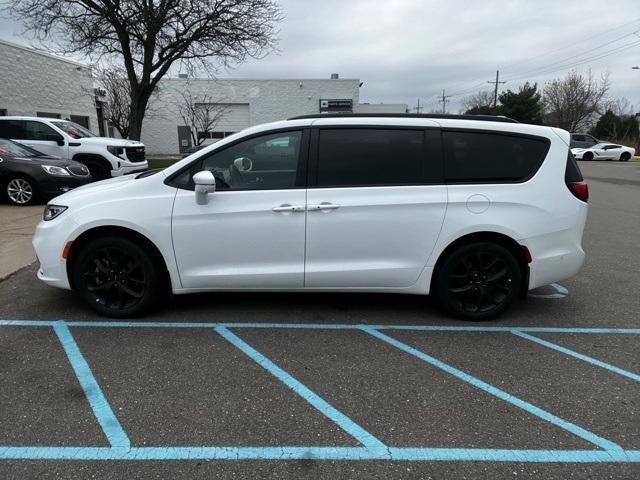 used 2021 Chrysler Pacifica car, priced at $34,500