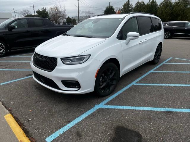 used 2021 Chrysler Pacifica car, priced at $34,500