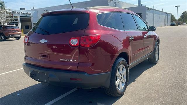 used 2010 Chevrolet Traverse car, priced at $5,400