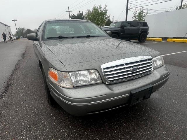 used 2003 Ford Crown Victoria car, priced at $7,500
