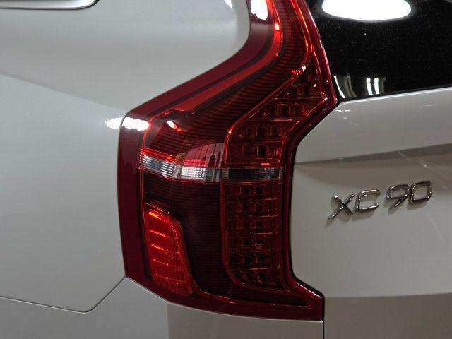 used 2020 Volvo XC90 car, priced at $27,326