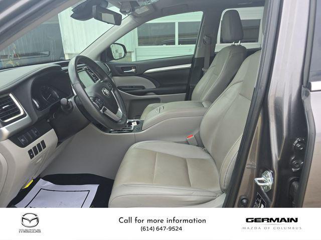 used 2019 Toyota Highlander Hybrid car, priced at $31,357