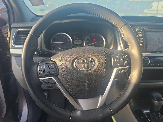 used 2019 Toyota Highlander Hybrid car, priced at $31,357