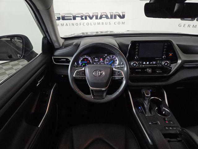 used 2022 Toyota Highlander Hybrid car, priced at $36,546