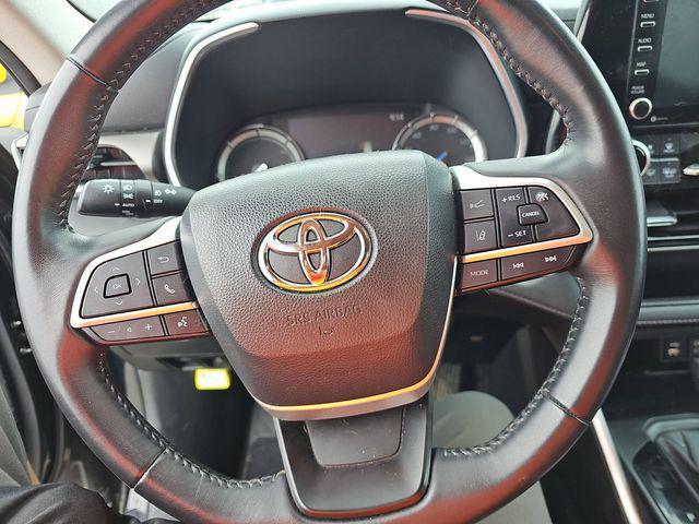 used 2022 Toyota Highlander Hybrid car, priced at $37,840