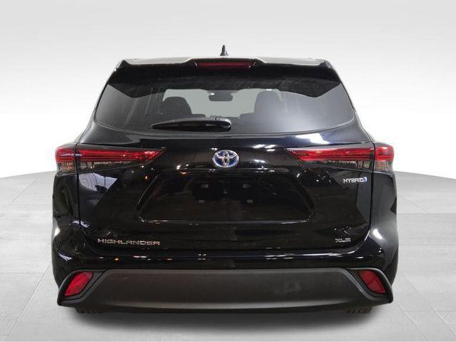 used 2022 Toyota Highlander Hybrid car, priced at $36,546