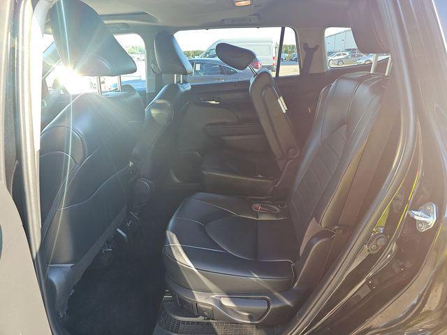 used 2022 Toyota Highlander Hybrid car, priced at $37,840