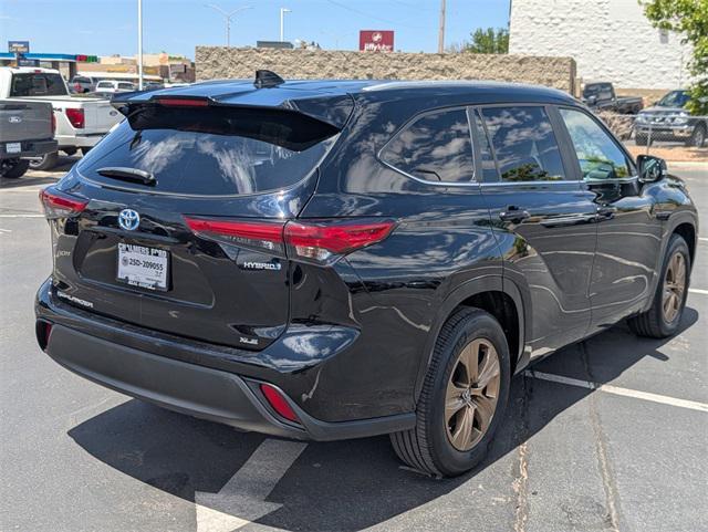 used 2023 Toyota Highlander Hybrid car, priced at $46,995