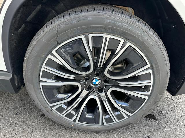 new 2025 BMW X3 car, priced at $55,675