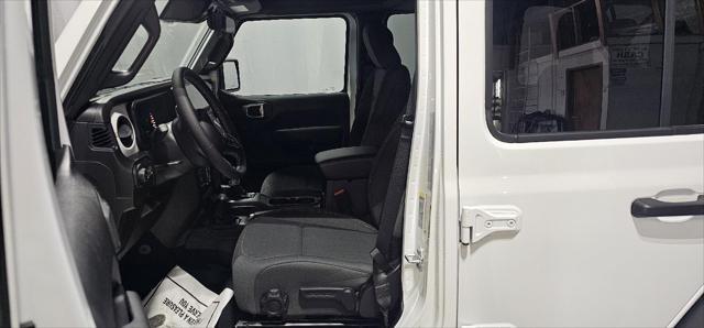 new 2025 Jeep Wrangler car, priced at $45,780