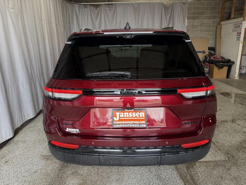 new 2025 Jeep Grand Cherokee car, priced at $49,245