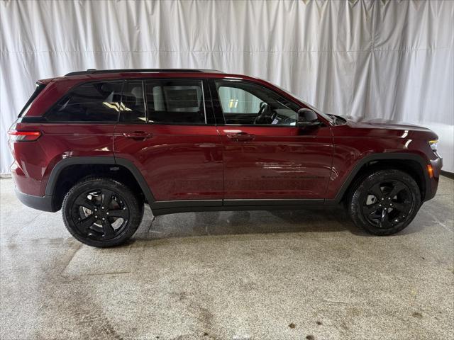 new 2025 Jeep Grand Cherokee car, priced at $51,960