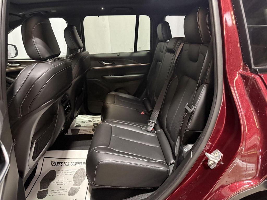 new 2025 Jeep Grand Cherokee car, priced at $49,245