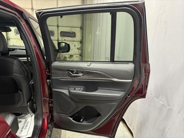 new 2025 Jeep Grand Cherokee car, priced at $51,960