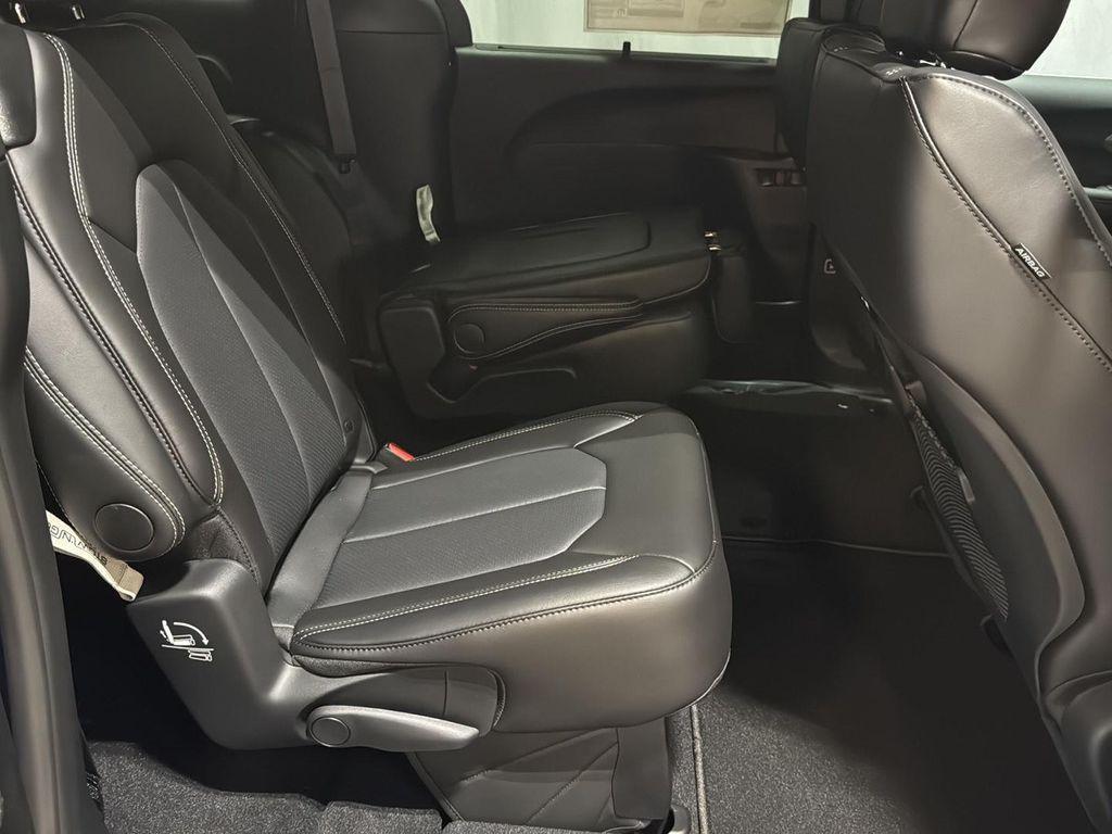 new 2025 Chrysler Pacifica car, priced at $42,745