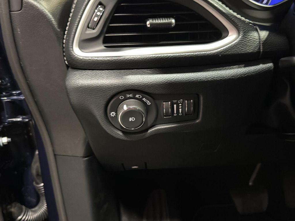 new 2025 Chrysler Pacifica car, priced at $42,745