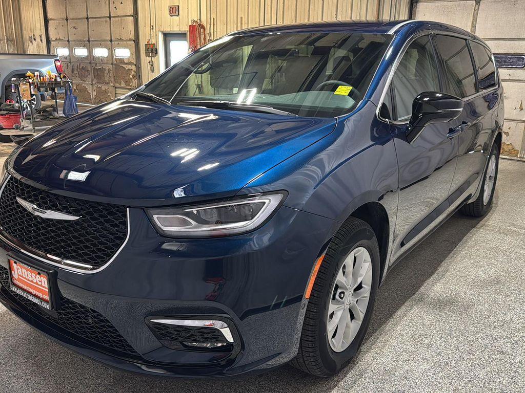 new 2025 Chrysler Pacifica car, priced at $42,745