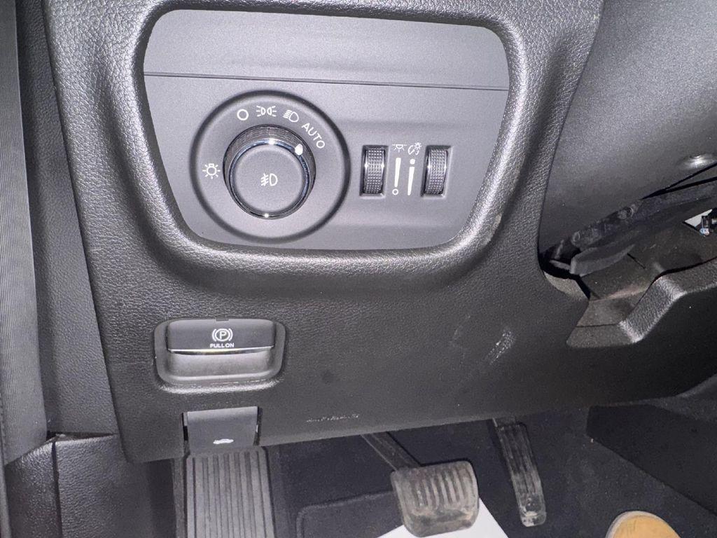 used 2023 Jeep Grand Cherokee car, priced at $33,995