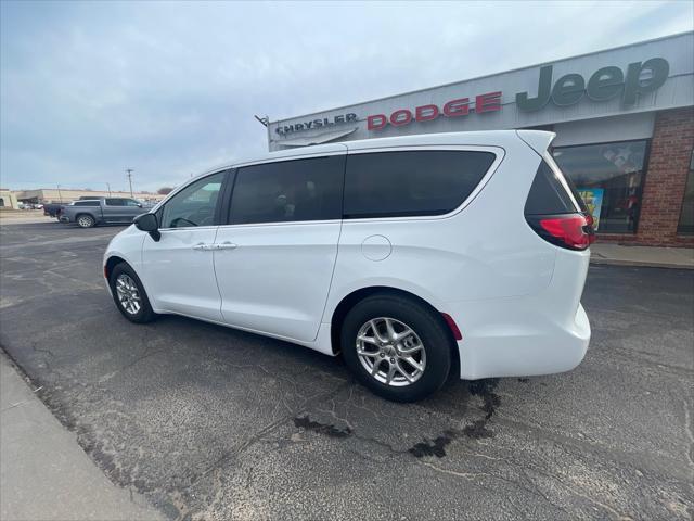 new 2024 Chrysler Pacifica car, priced at $39,345