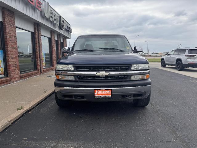 used 2002 Chevrolet Silverado 2500 car, priced at $14,995